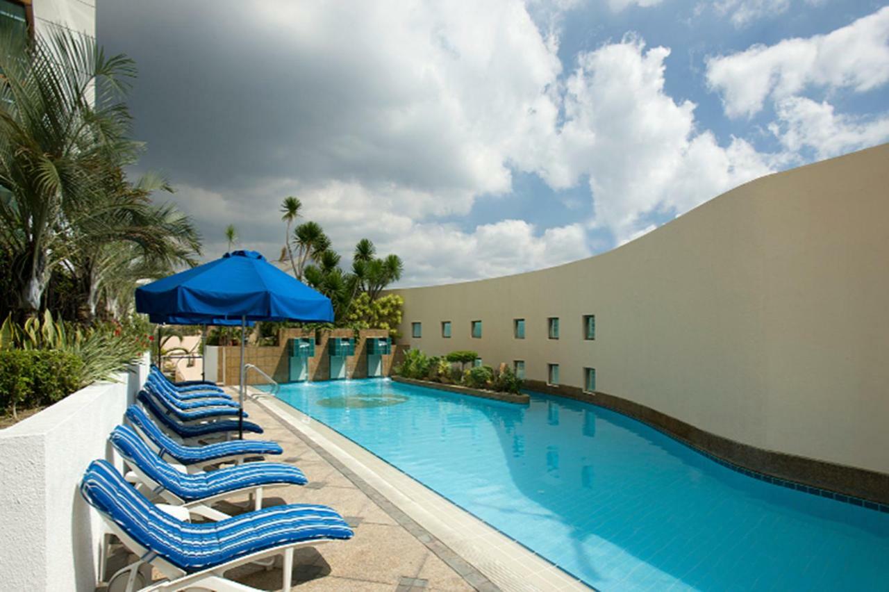 Fraser Place Manila Makati City Exterior foto